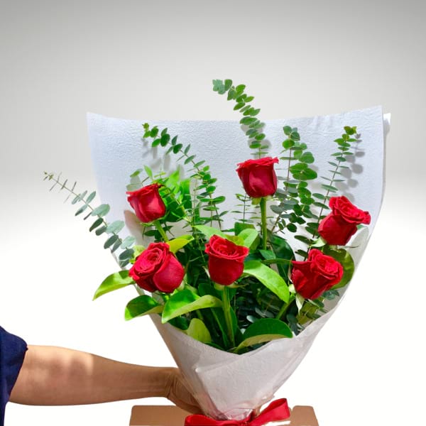 Timeless Six Roses